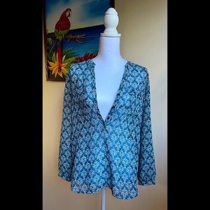 🚨SOLD🚨GAP Size S Blue White Blouse